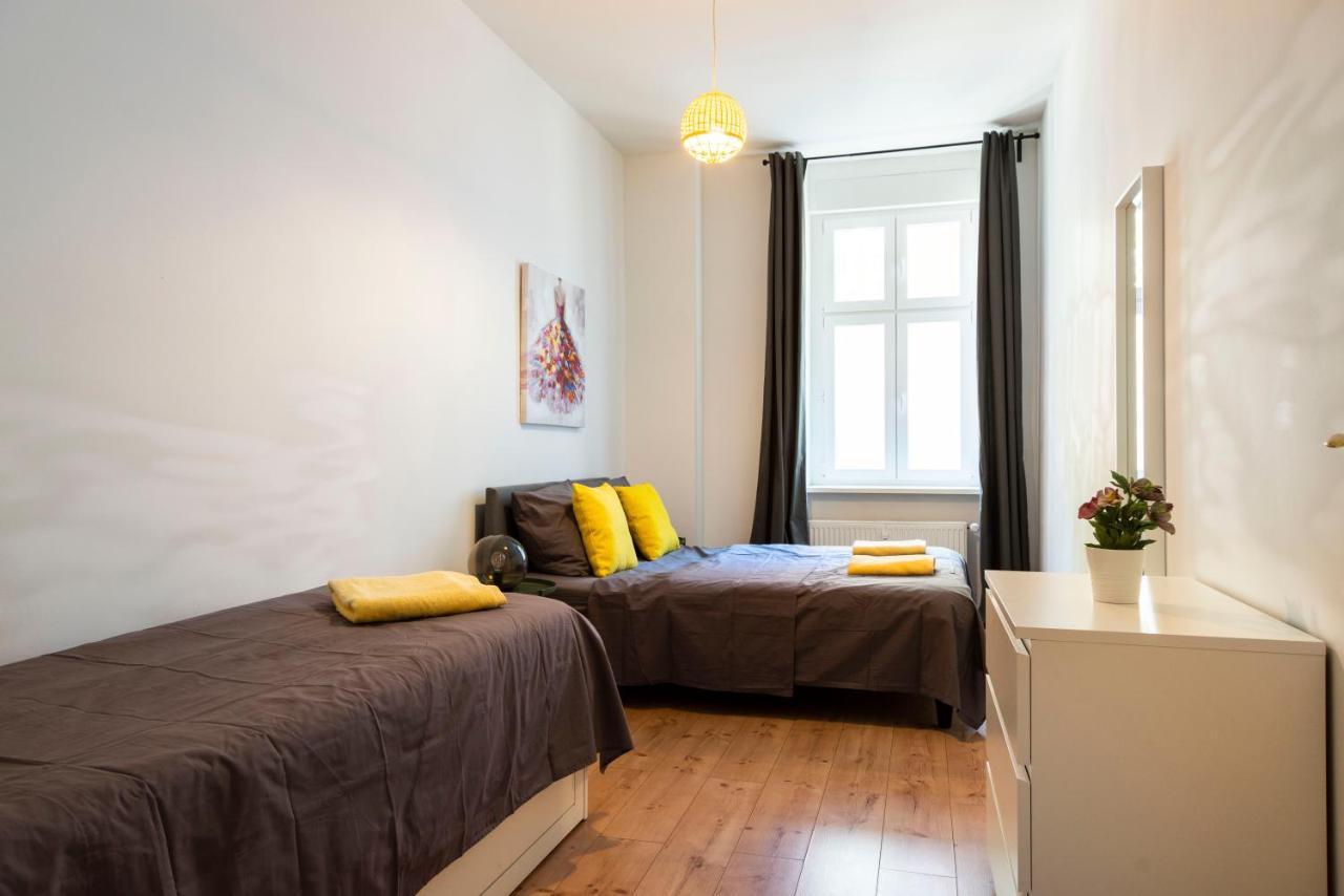 Freshly Renovated 2Br&Lr+Walk-In Rainshower Berlin Exterior photo